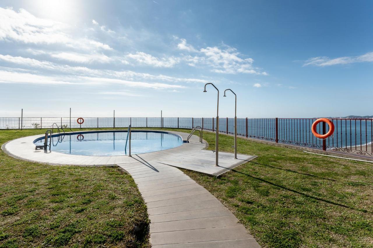 Beachside Retreat With Private Terrace 베날마데나코스타 외부 사진