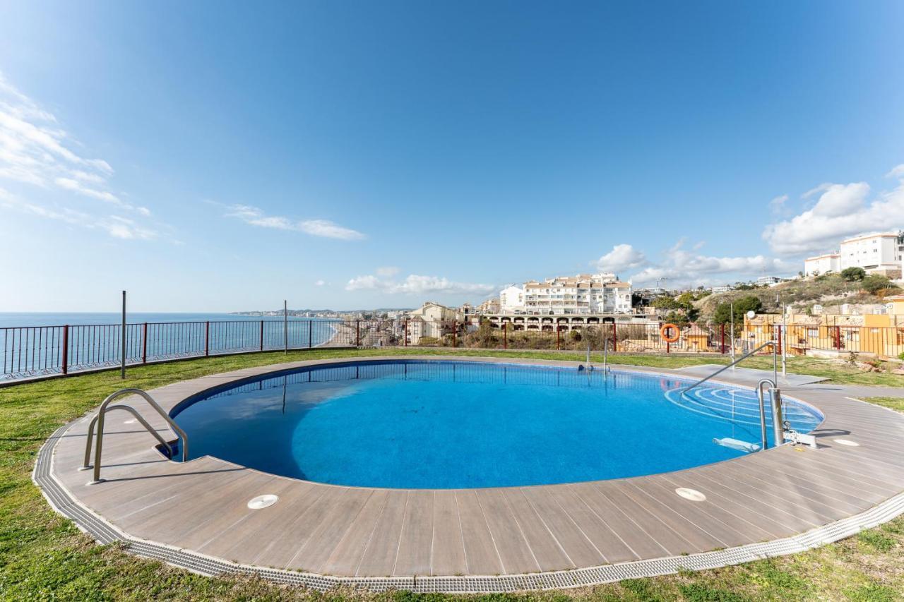 Beachside Retreat With Private Terrace 베날마데나코스타 외부 사진