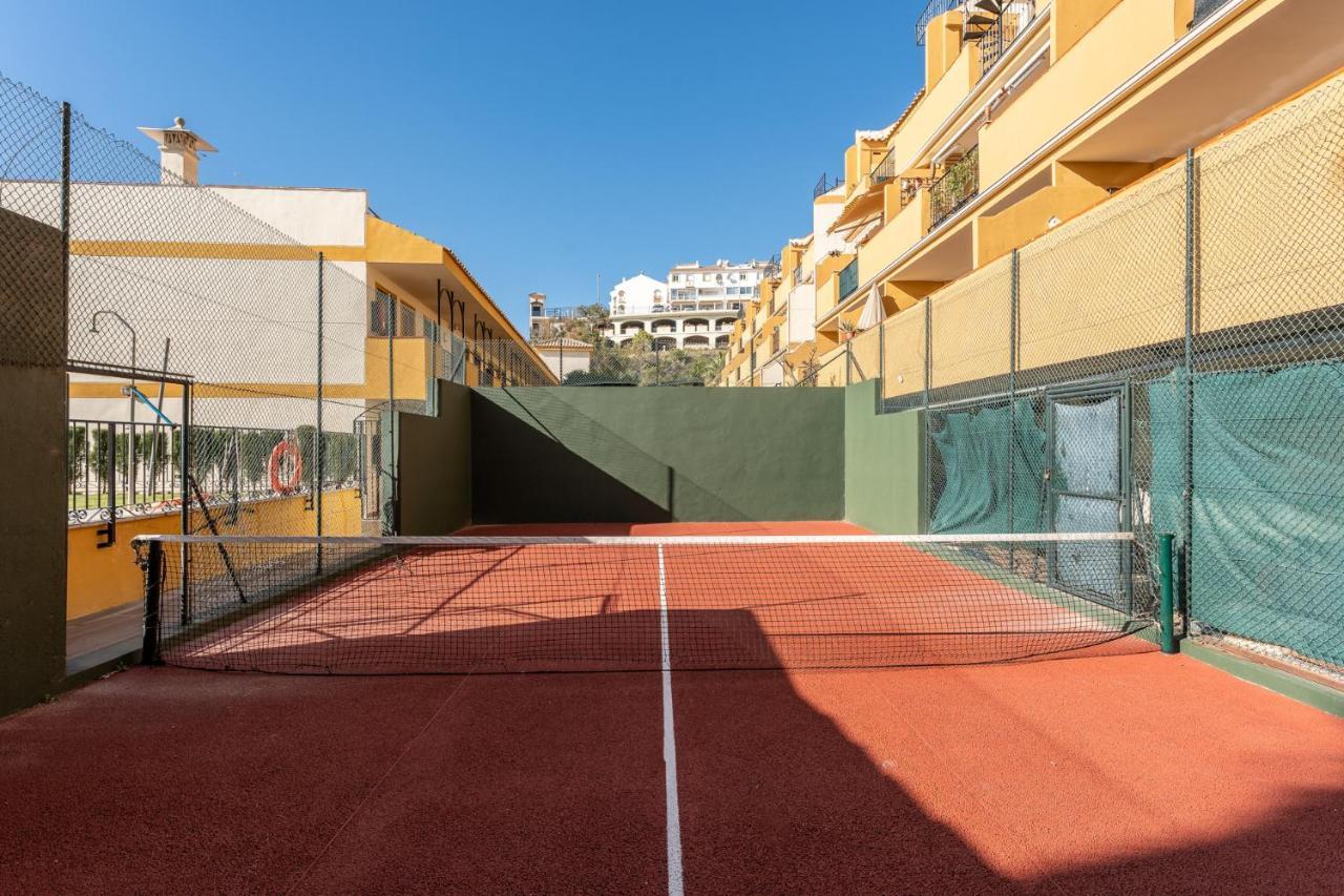 Beachside Retreat With Private Terrace 베날마데나코스타 외부 사진