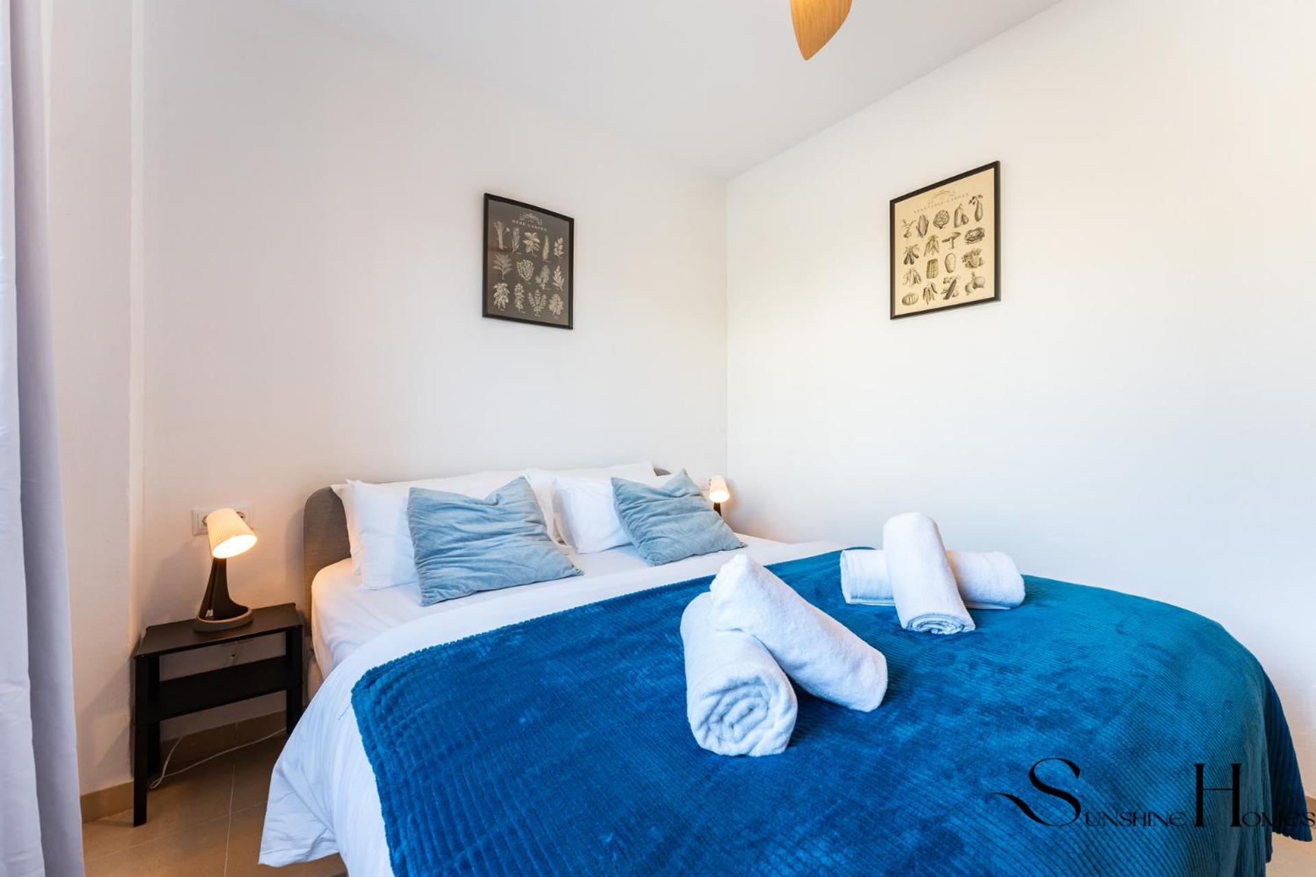 Beachside Retreat With Private Terrace 베날마데나코스타 외부 사진