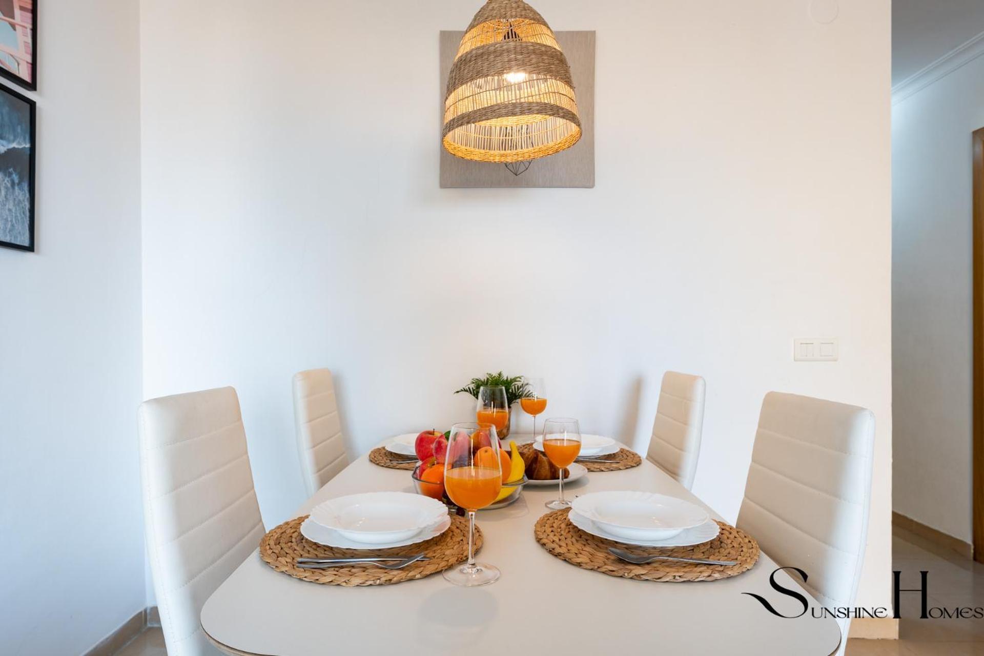 Beachside Retreat With Private Terrace 베날마데나코스타 외부 사진