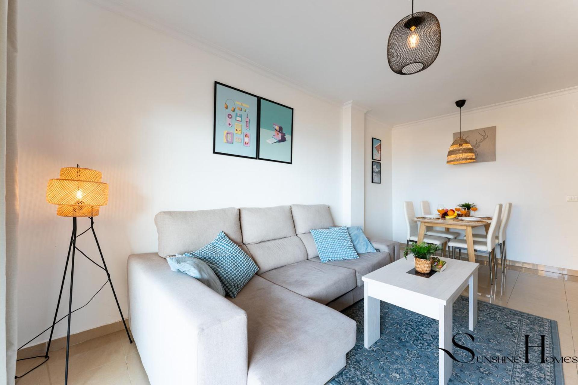 Beachside Retreat With Private Terrace 베날마데나코스타 외부 사진