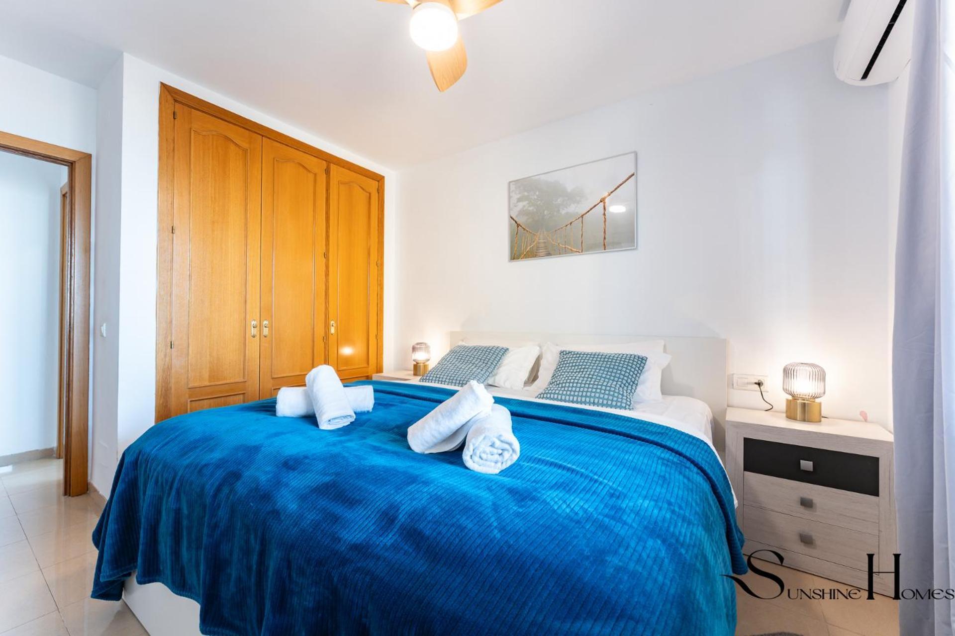 Beachside Retreat With Private Terrace 베날마데나코스타 외부 사진